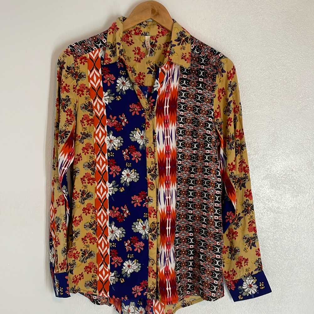 Raga‎ Long Sleeve Blouse Top Button Up Notched Collar Print NWOT Small